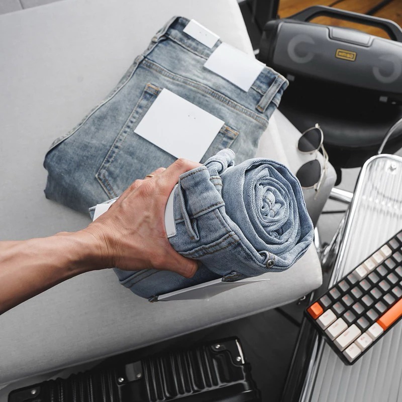 Quần jeans nam slim-fit